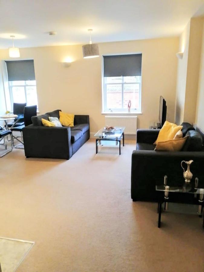 Sapphire Serviced Apartment เชมส์ฟอร์ด ภายนอก รูปภาพ