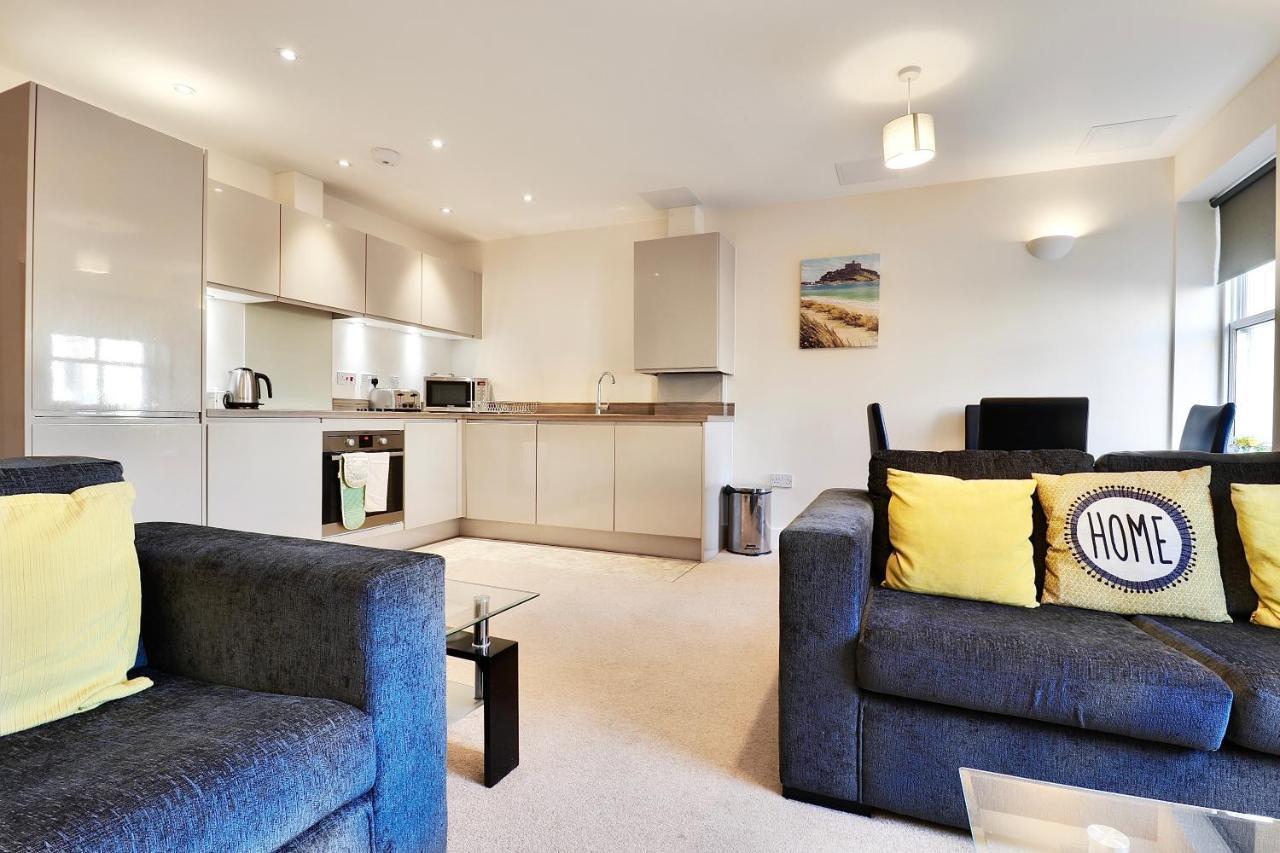 Sapphire Serviced Apartment เชมส์ฟอร์ด ภายนอก รูปภาพ