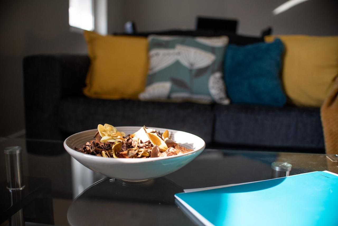 Sapphire Serviced Apartment เชมส์ฟอร์ด ภายนอก รูปภาพ