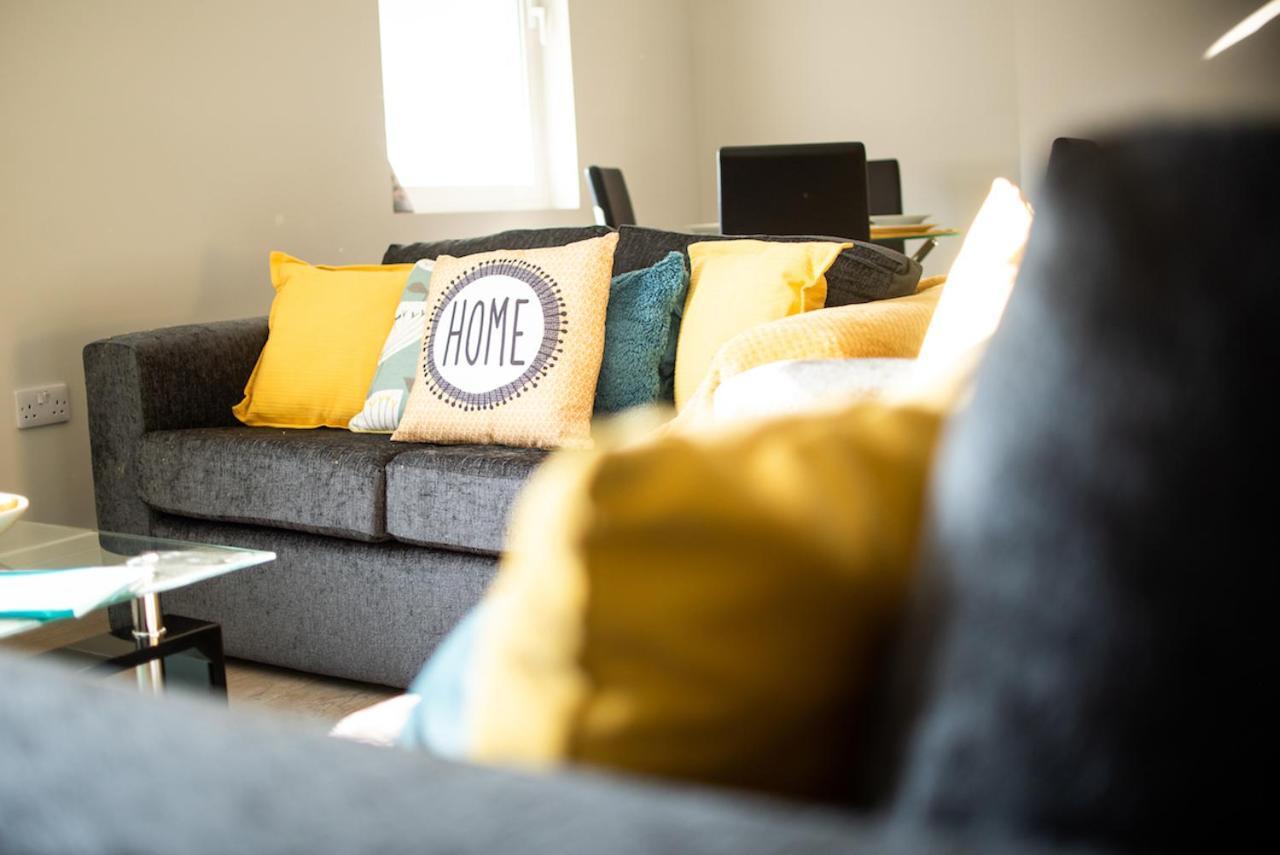 Sapphire Serviced Apartment เชมส์ฟอร์ด ภายนอก รูปภาพ